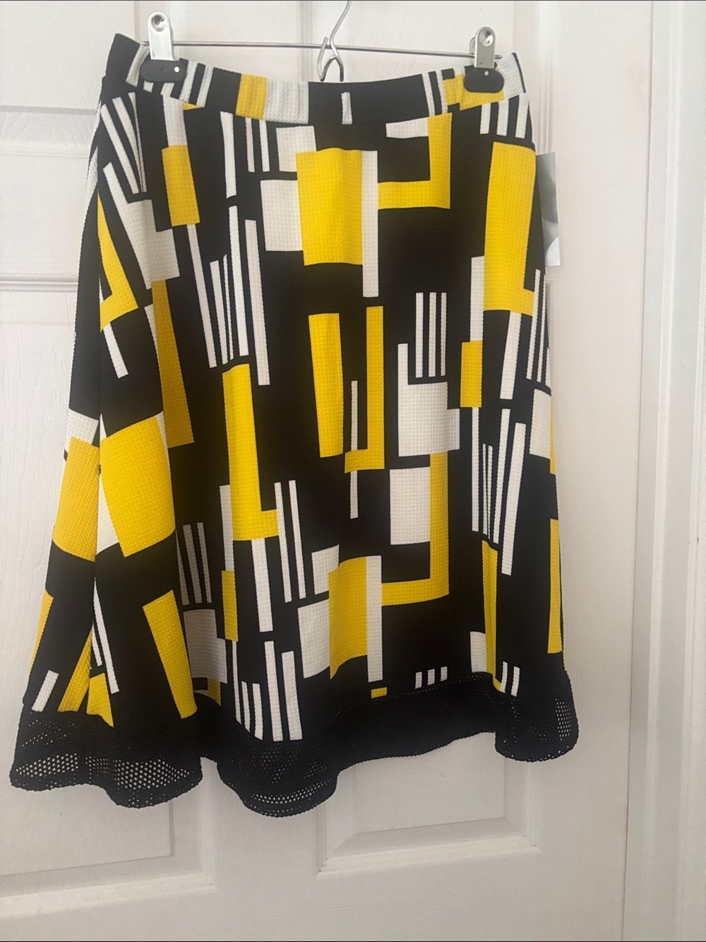 NY Collection Black, Yellow & White Graphic A-Line Skirt